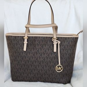Michael Kors Women's Top Zip Jet Set Charm Tote